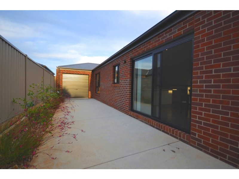 10 Muller Court, Mount Clear VIC 3350