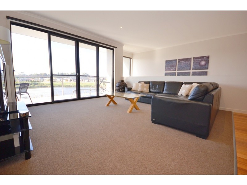 8 Broderick Court, Canadian VIC 3350