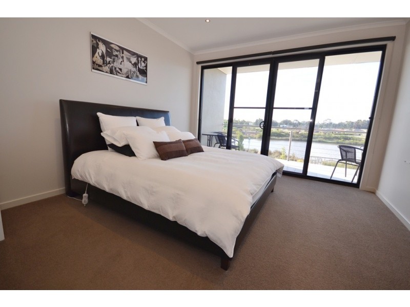 8 Broderick Court, Canadian VIC 3350