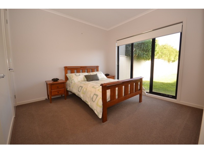 8 Broderick Court, Canadian VIC 3350