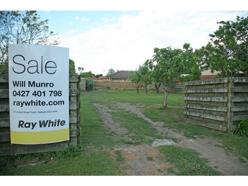 12 Charles Drive, Cardigan Village VIC 3352