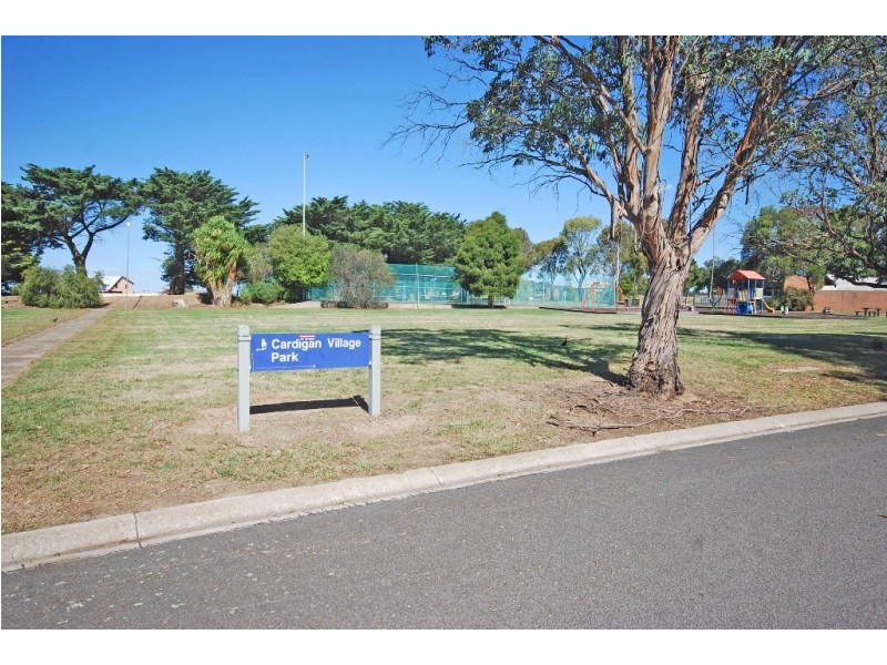 12 Charles Drive, Cardigan Village VIC 3352