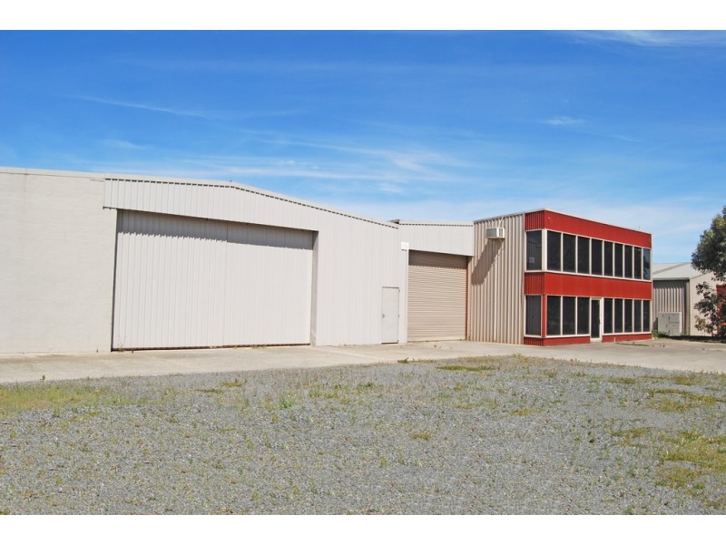 129-131 and 133 Learmonth Street, Alfredton VIC 3350