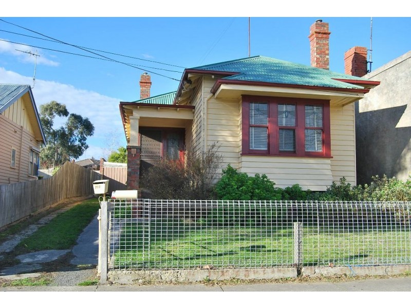 210a Doveton Crescent, Soldiers Hill VIC 3350
