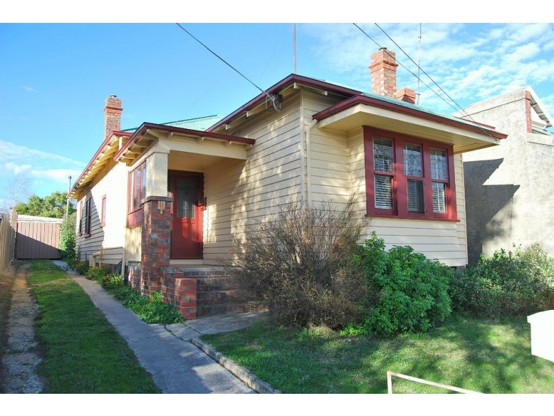 210a Doveton Crescent, Soldiers Hill VIC 3350