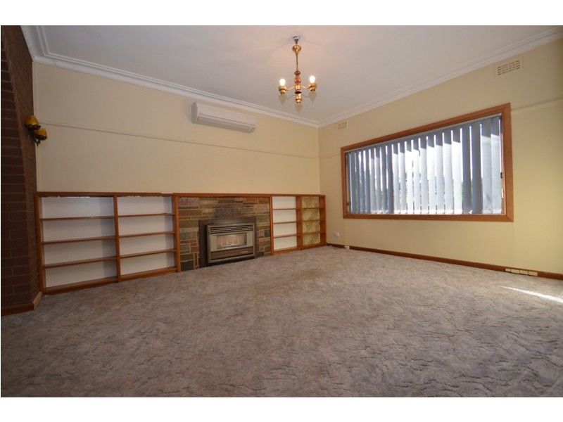 6 Horwood Drive, Mount Clear VIC 3350