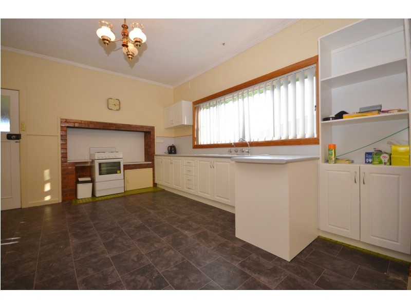 6 Horwood Drive, Mount Clear VIC 3350