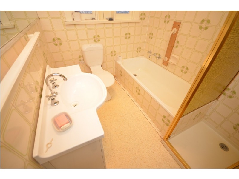 6 Horwood Drive, Mount Clear VIC 3350