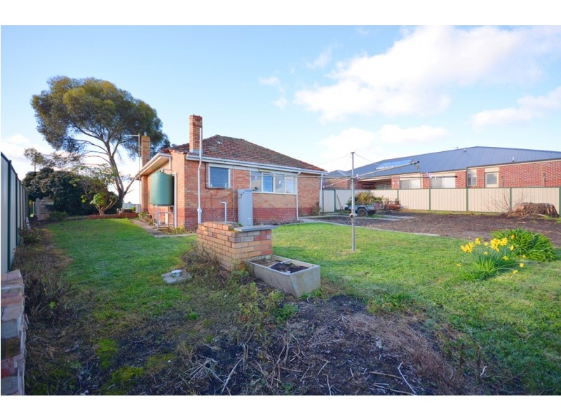6 Horwood Drive, Mount Clear VIC 3350