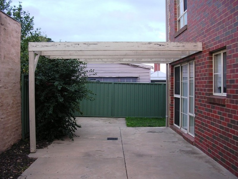 11 Redan Street, Newington VIC 3350