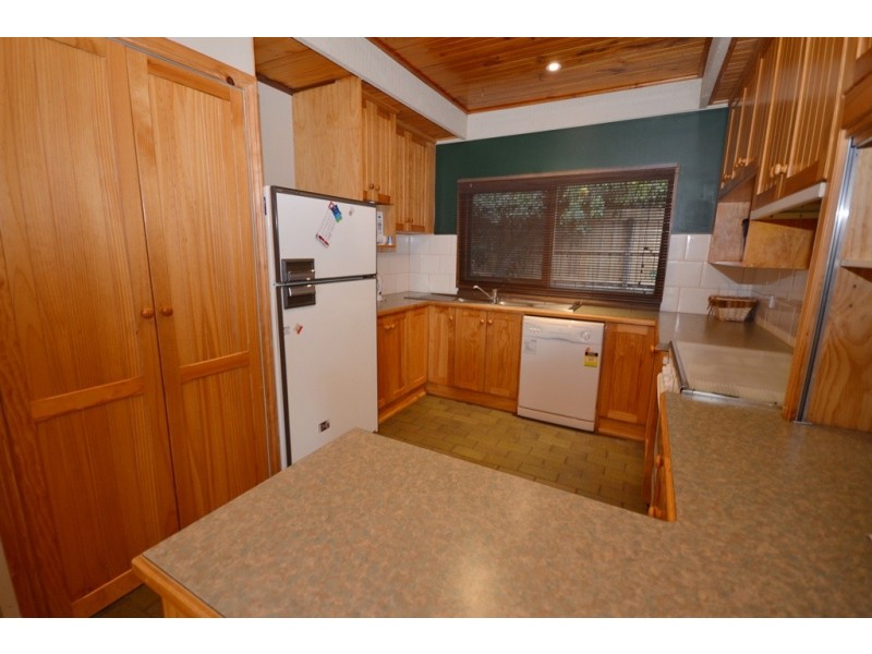 12 Jones Avenue, Mount Clear VIC 3350