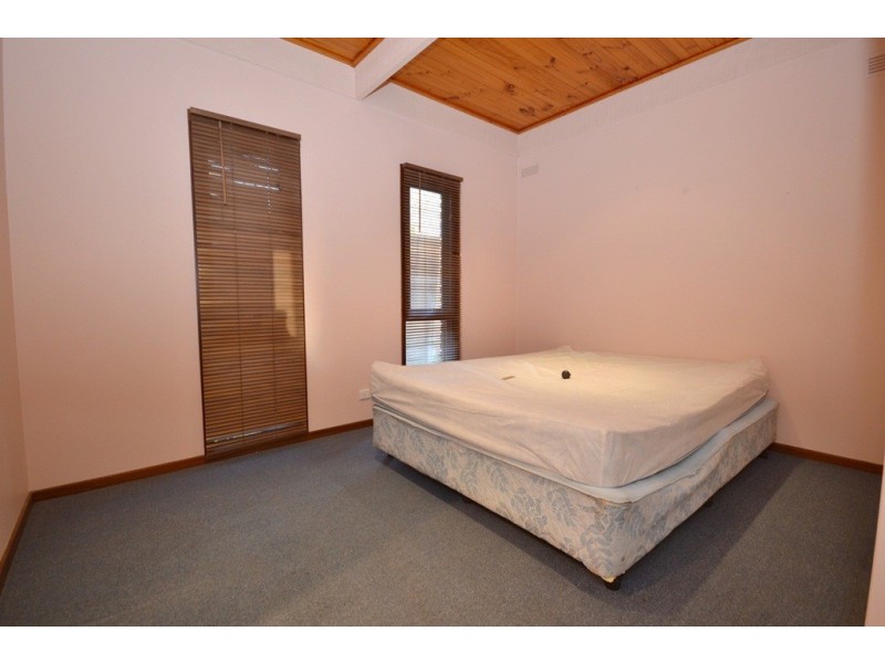 12 Jones Avenue, Mount Clear VIC 3350