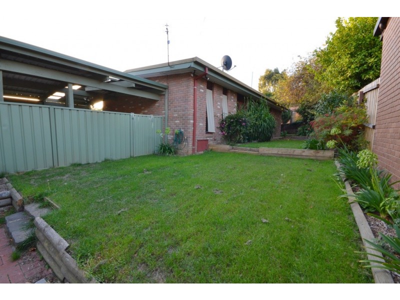 12 Jones Avenue, Mount Clear VIC 3350