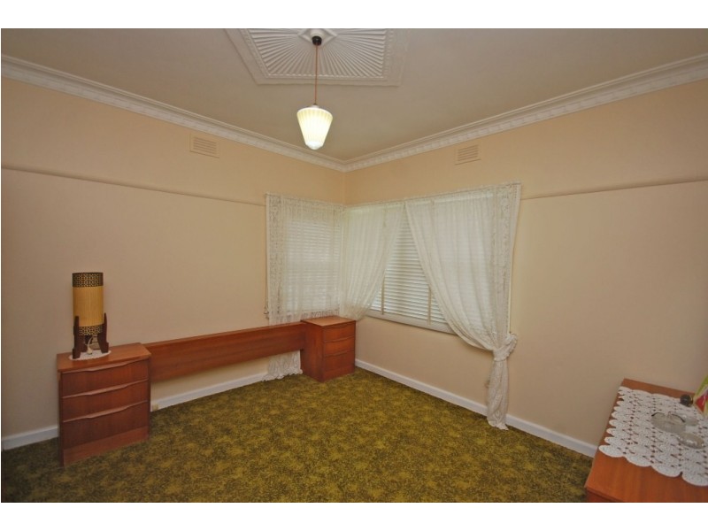 28 Oak Street, Wendouree VIC 3355