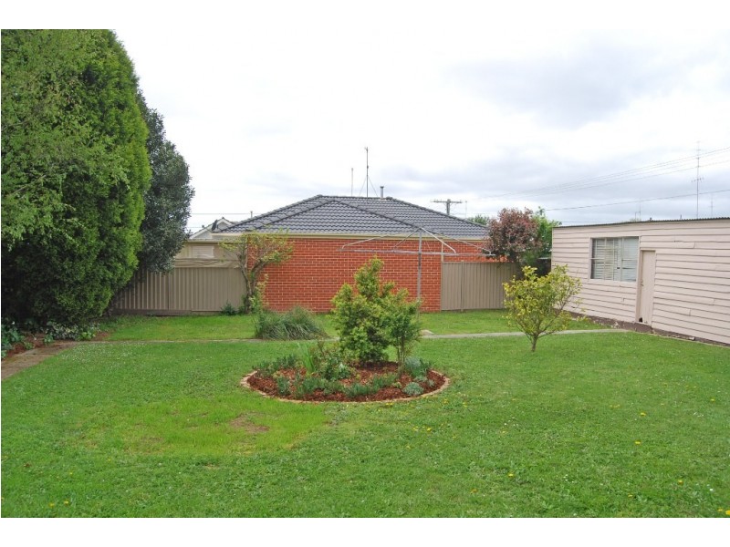28 Oak Street, Wendouree VIC 3355