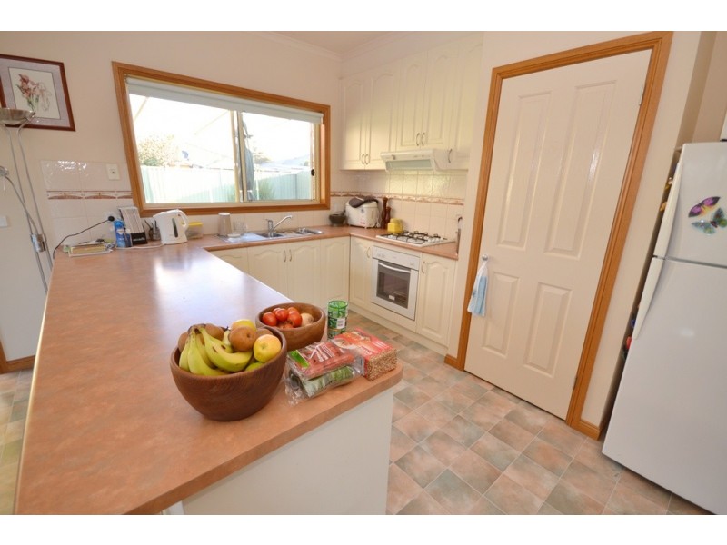 2/5 Marie Crescent, Wendouree VIC 3355