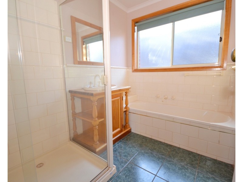 3/611 Peel Street North, Black Hill VIC 3350