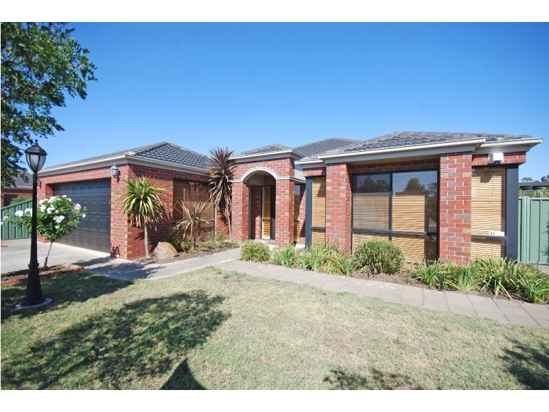 81 Lake Gardens Avenue, Lake Gardens VIC 3355