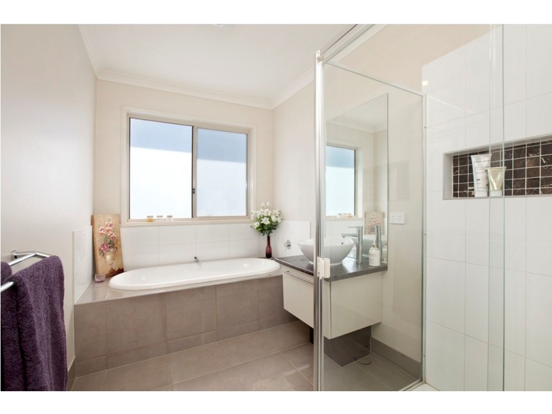 3 Carnaby Way, Canadian VIC 3350