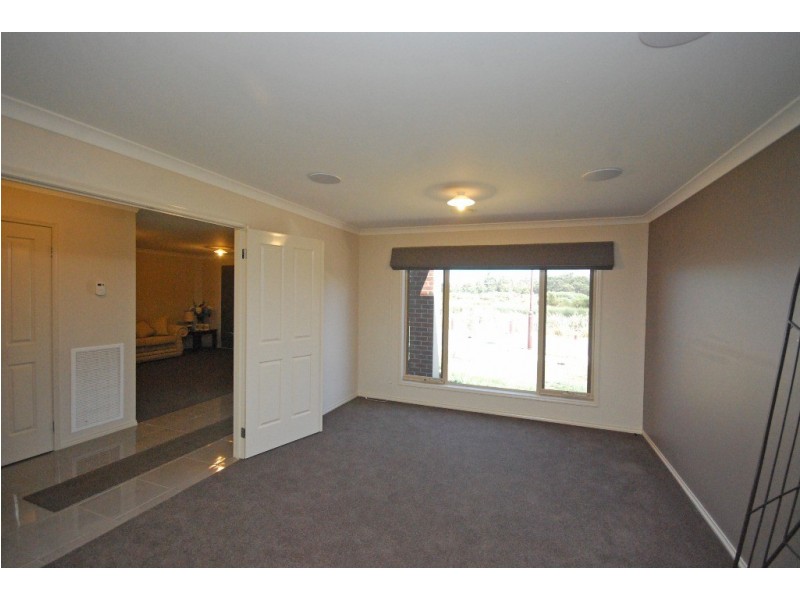 3 Carnaby Way, Canadian VIC 3350