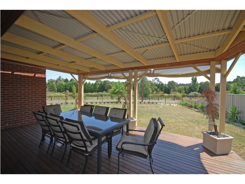 3 Carnaby Way, Canadian VIC 3350