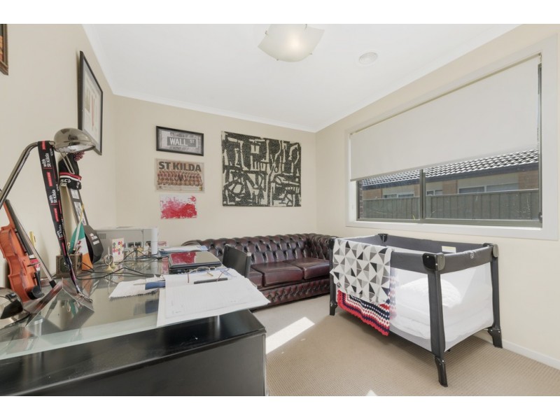 12 Hodge Street, Miners Rest VIC 3352