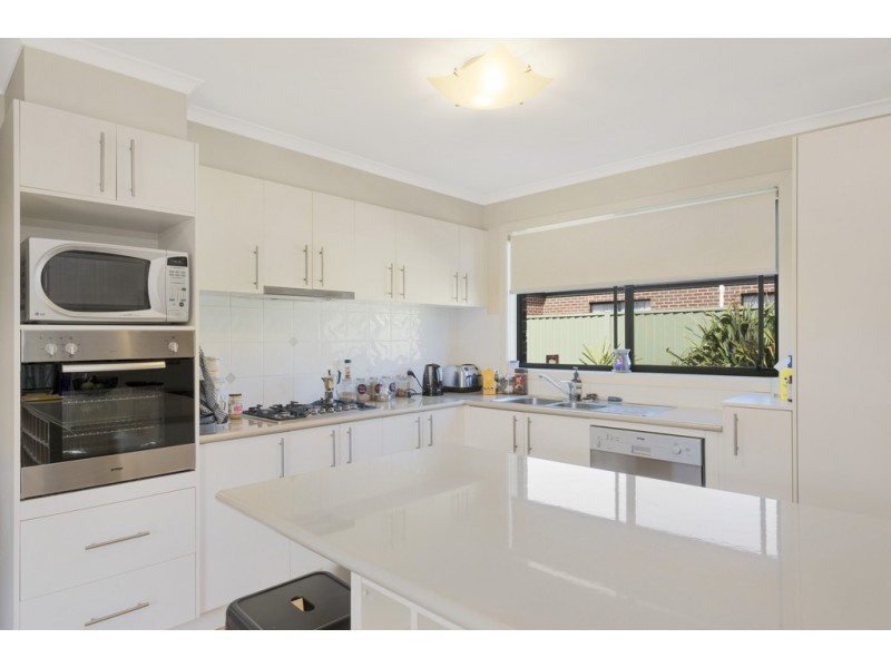 12 Hodge Street, Miners Rest VIC 3352