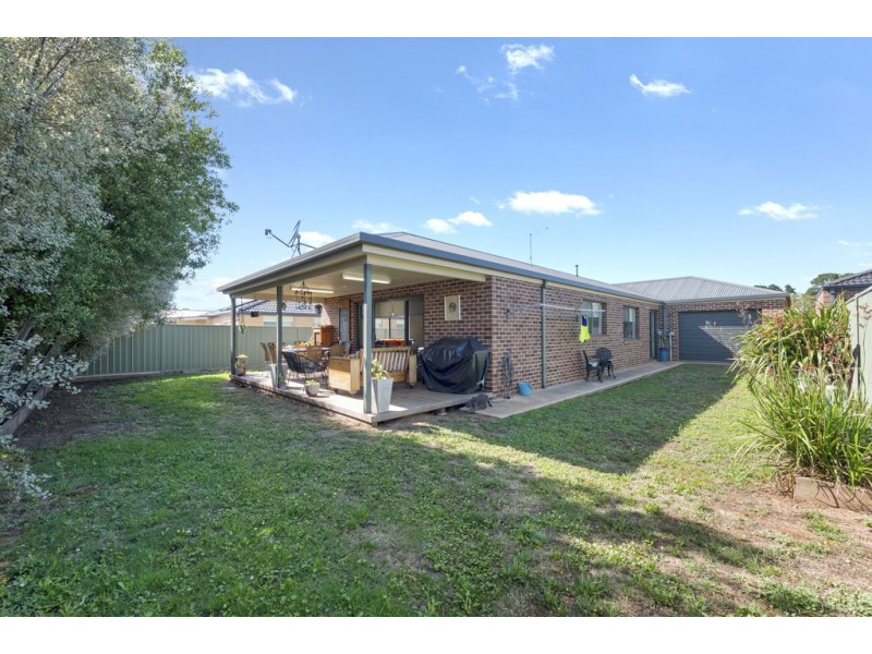 12 Hodge Street, Miners Rest VIC 3352