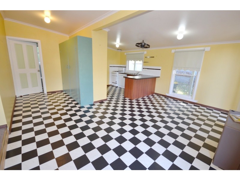 2 Wainwright Street, Golden Point VIC 3350