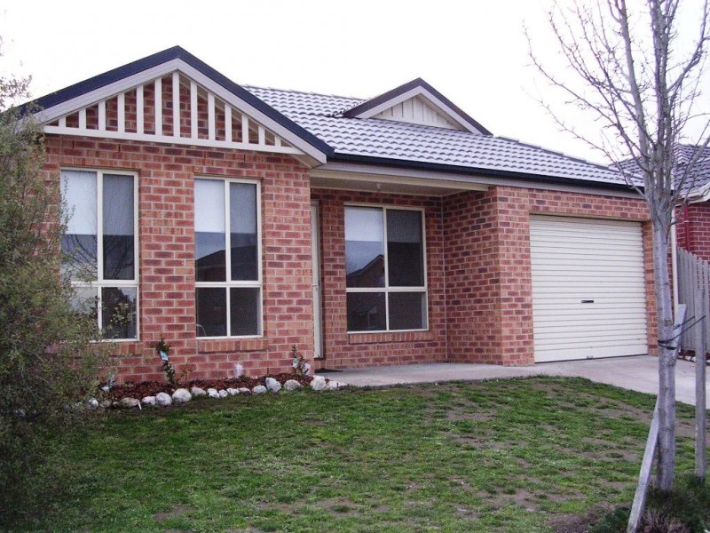 6 Domain Gardens, Sebastopol VIC 3356