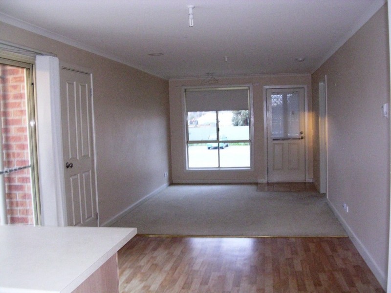 6 Domain Gardens, Sebastopol VIC 3356