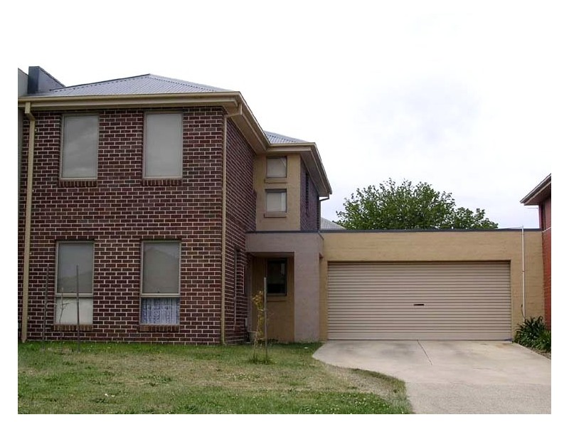 20 Lake Gardens Ave, Lake Gardens VIC 3355