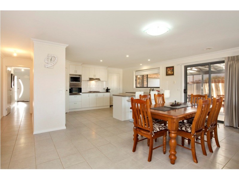 8 Ilvia Way, Sebastopol VIC 3356