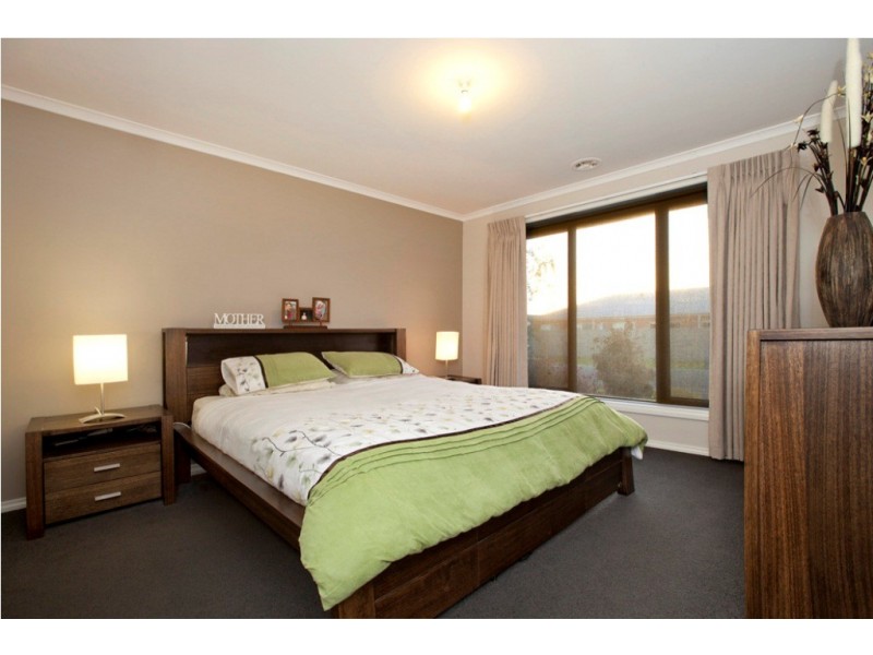 8 Ilvia Way, Sebastopol VIC 3356