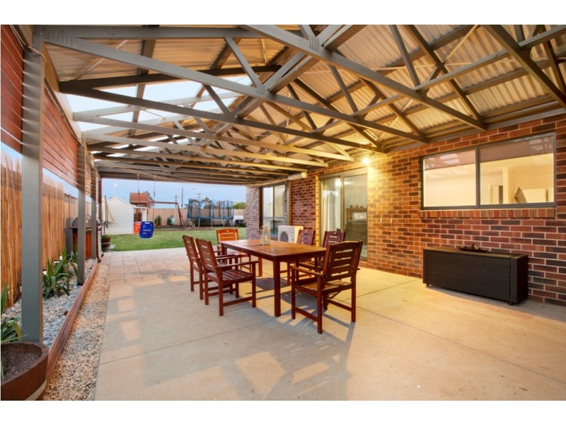8 Ilvia Way, Sebastopol VIC 3356