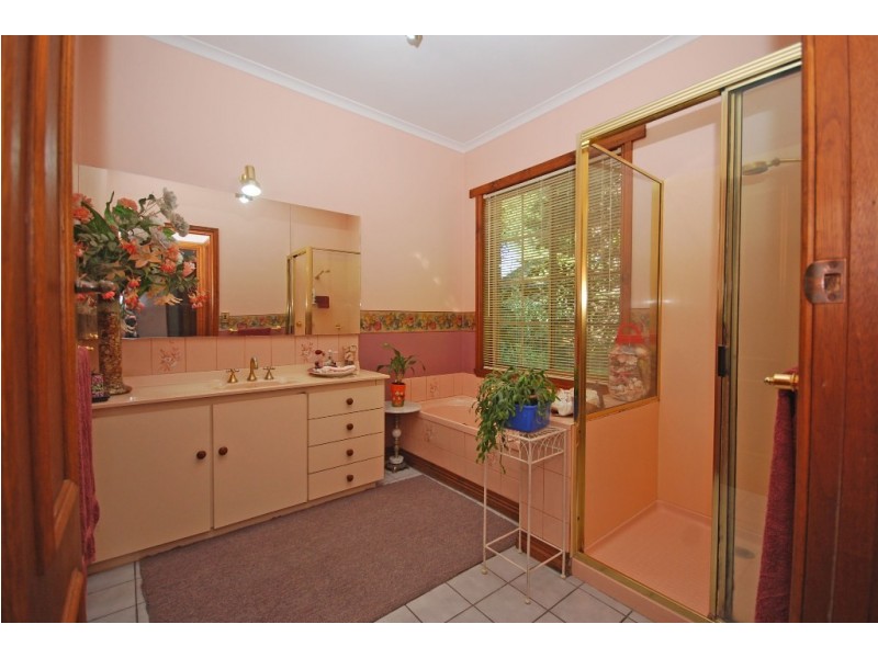 60 Bell Ave, Mount Helen VIC 3350