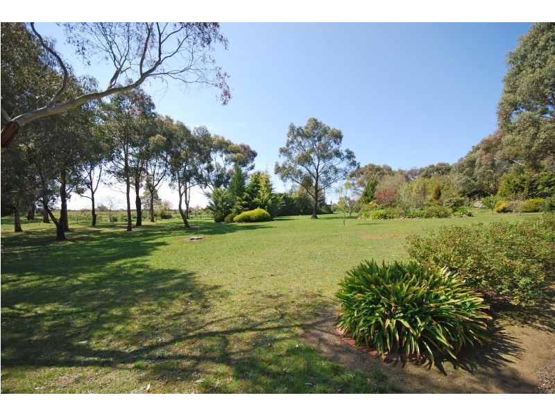 60 Bell Ave, Mount Helen VIC 3350