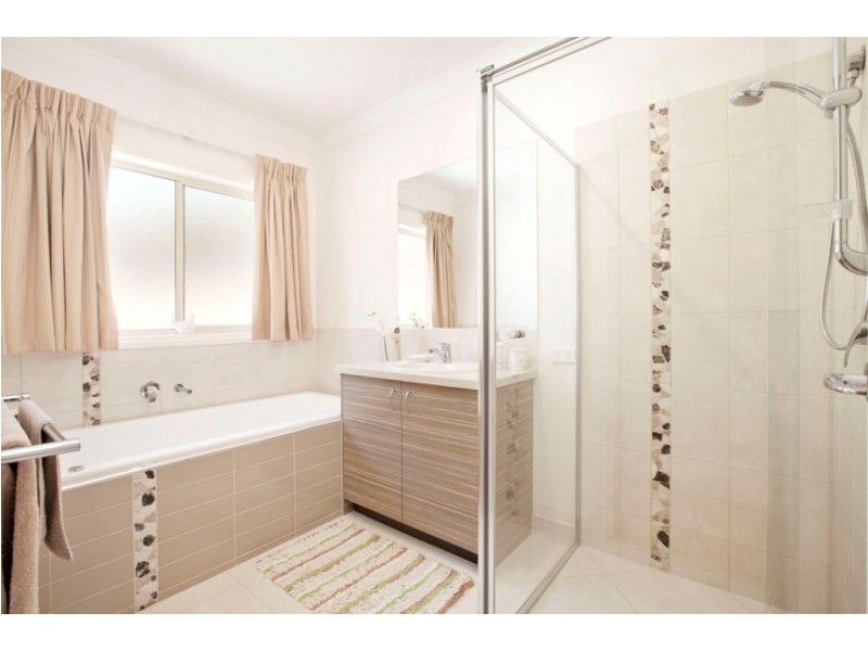 5 Swift Rise, Brown Hill VIC 3350