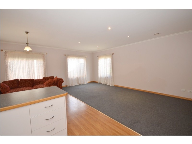 6/324 Peel Street North, Black Hill VIC 3350