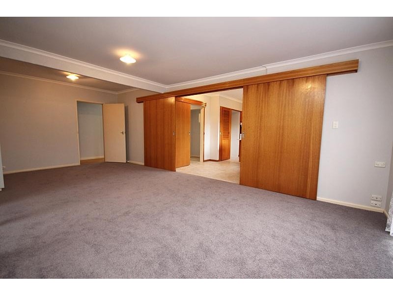 6 Warrina Drive, Delacombe VIC 3356