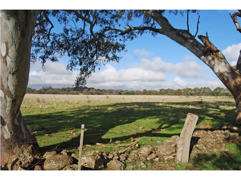 240-280 Kierces Road, Clunes VIC 3370