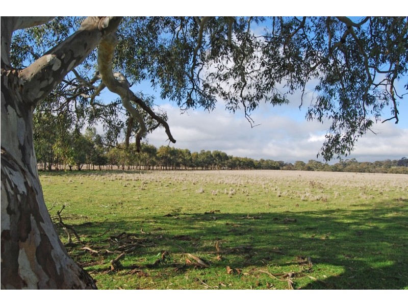 240-280 Kierces Road, Clunes VIC 3370