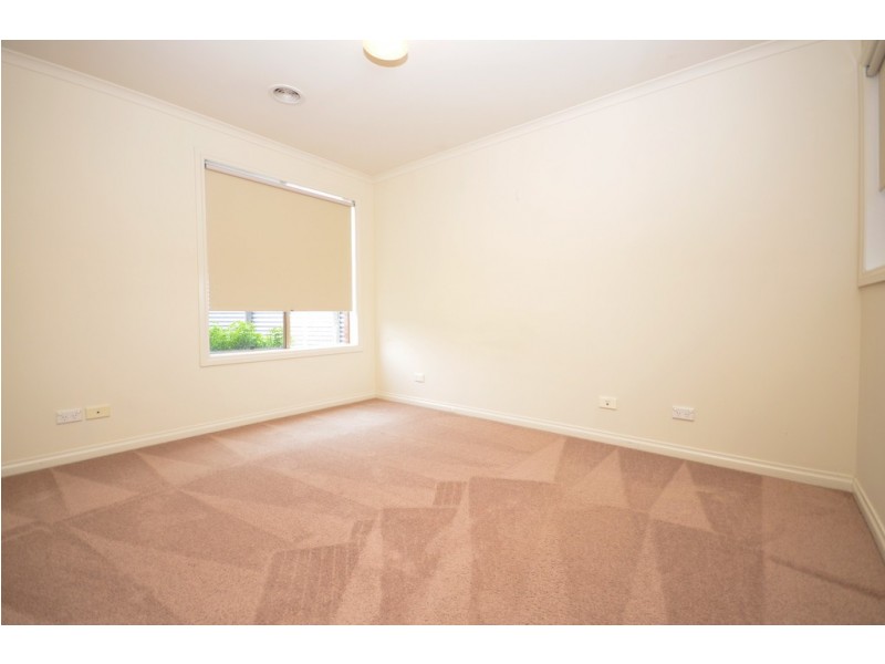 4 Cluden Gardens, Sebastopol VIC 3356