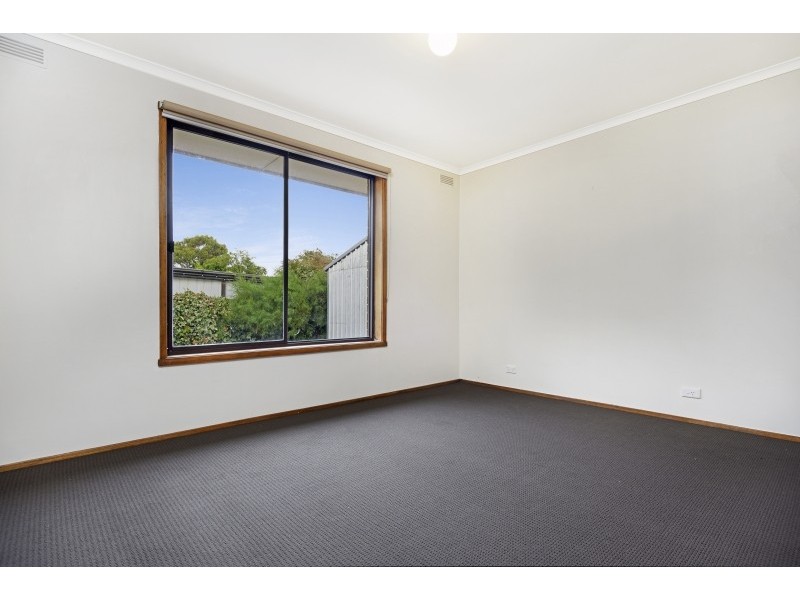 4 Hocking Avenue, Mount Clear VIC 3350