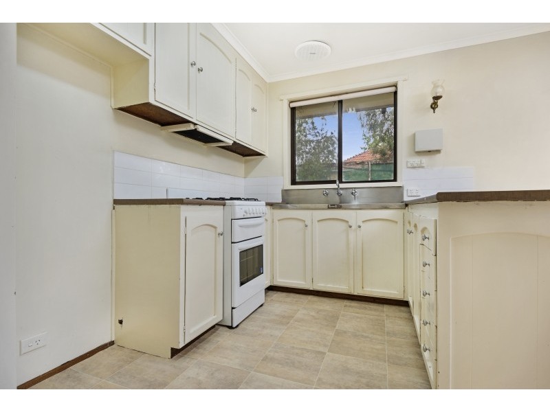 4 Hocking Avenue, Mount Clear VIC 3350