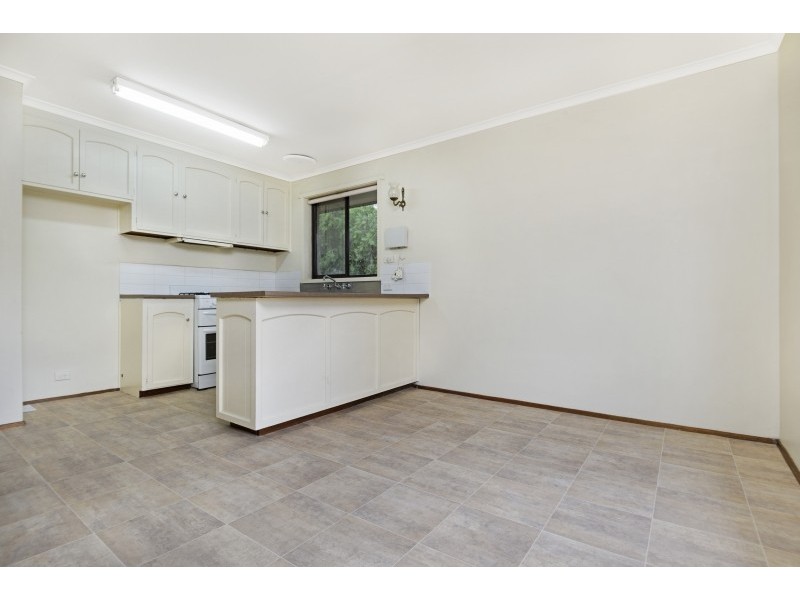 4 Hocking Avenue, Mount Clear VIC 3350