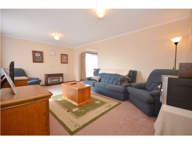 12 Lawrence Street, Sebastopol VIC 3356