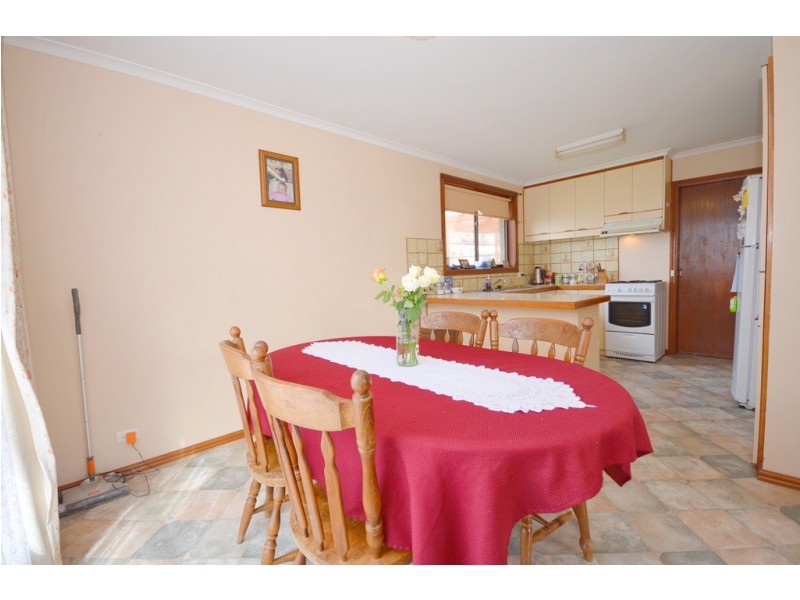 12 Lawrence Street, Sebastopol VIC 3356