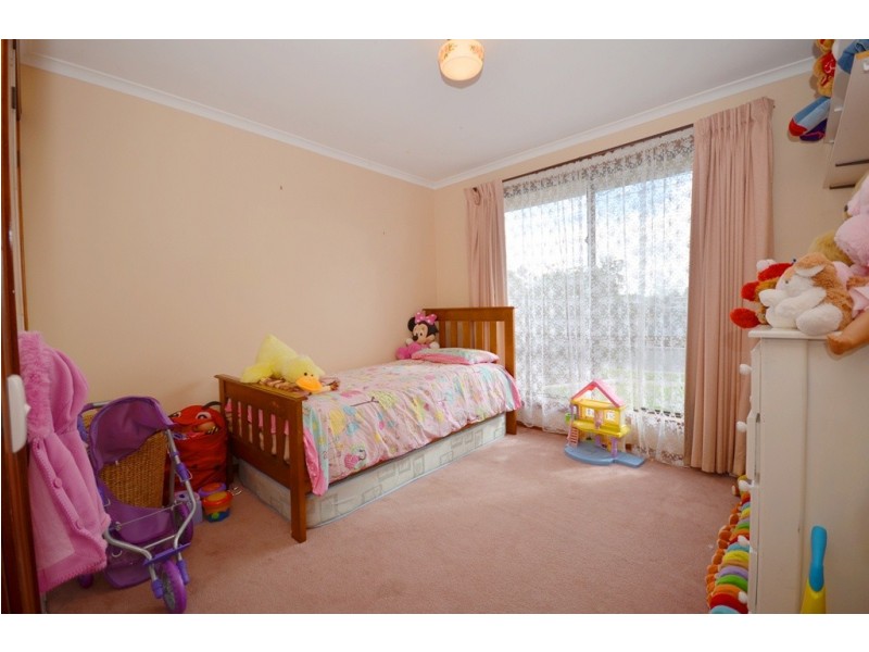 12 Lawrence Street, Sebastopol VIC 3356