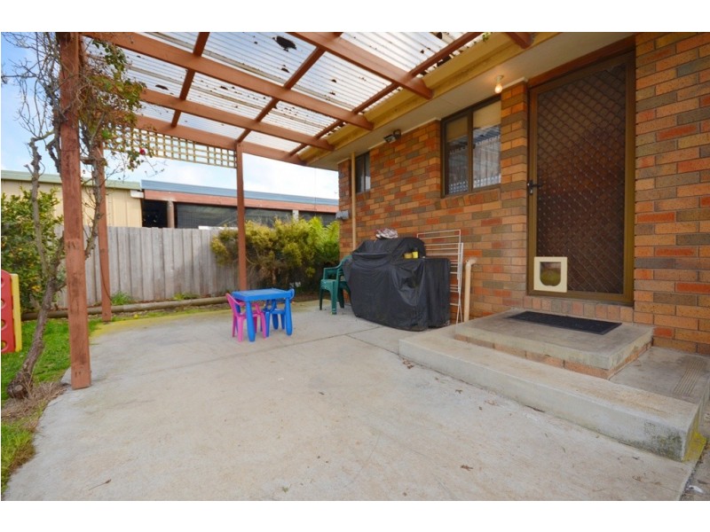12 Lawrence Street, Sebastopol VIC 3356